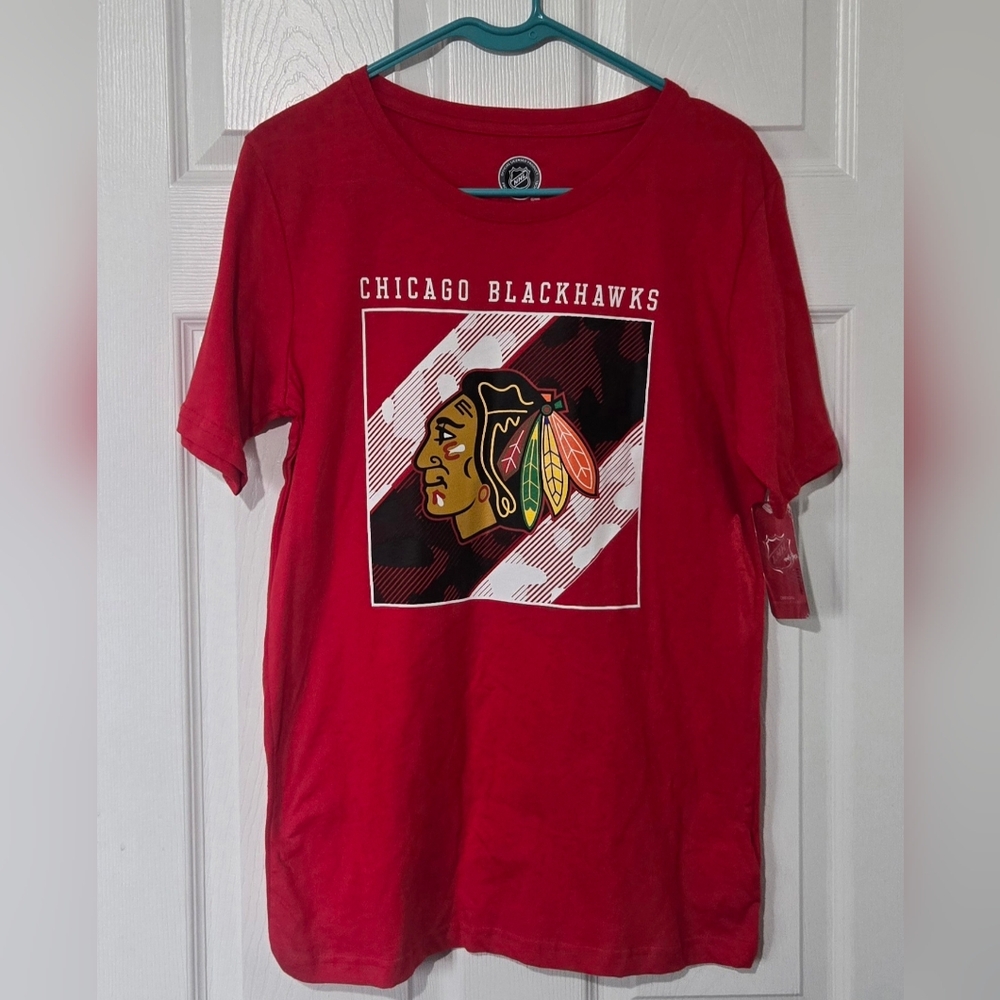 Boys XL Chicago Blackhawks Red T-Shirt NWT